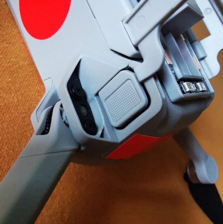 Aumentada en 2cm y con LEDs de vuelo nocturno, pero….