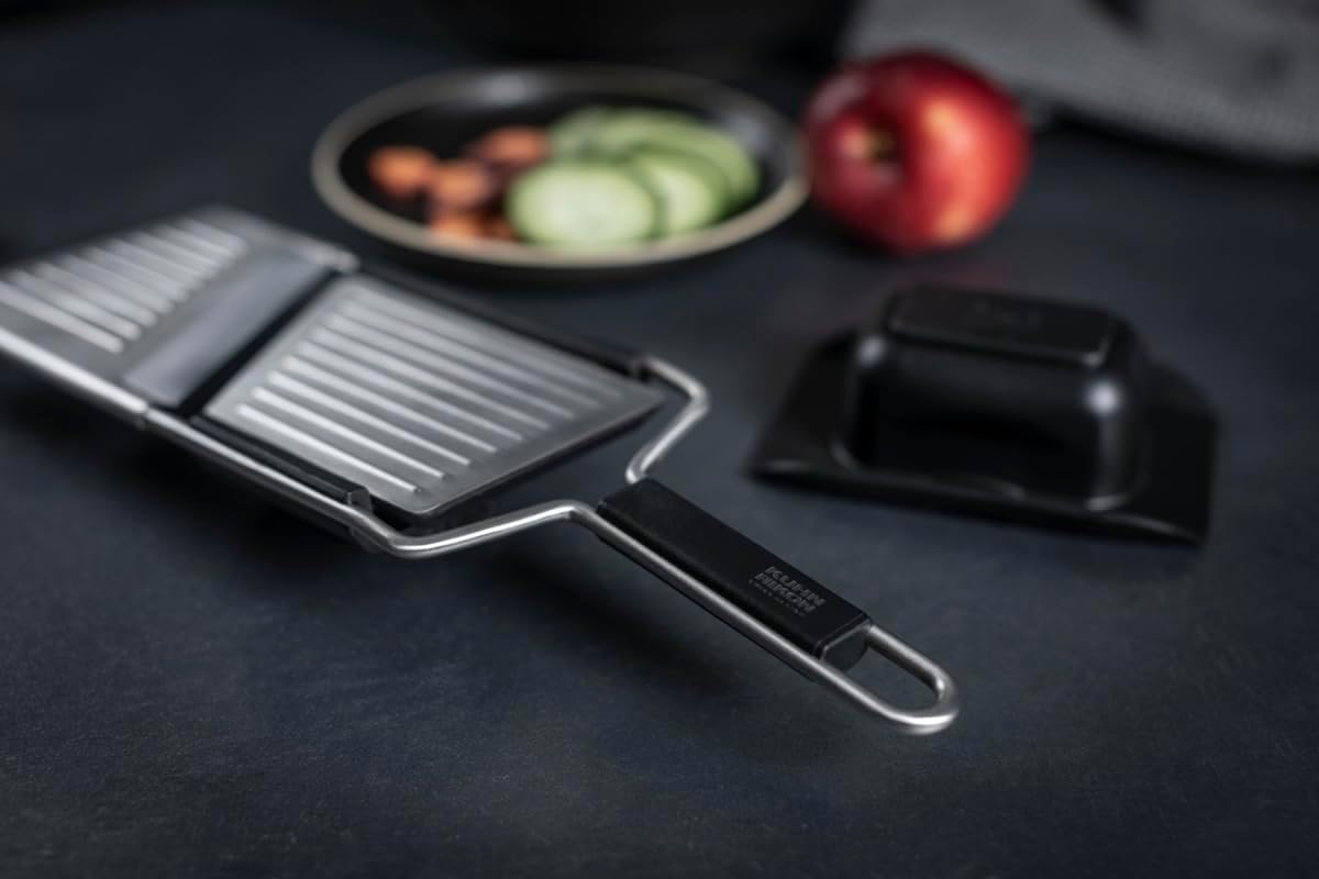 Kuhn Rikon Essential Mandoline Slicer – Adjustable Stainless Steel Blade for Vegetables & Fruit – Non-Slip Base, Safety Hand Guard Included