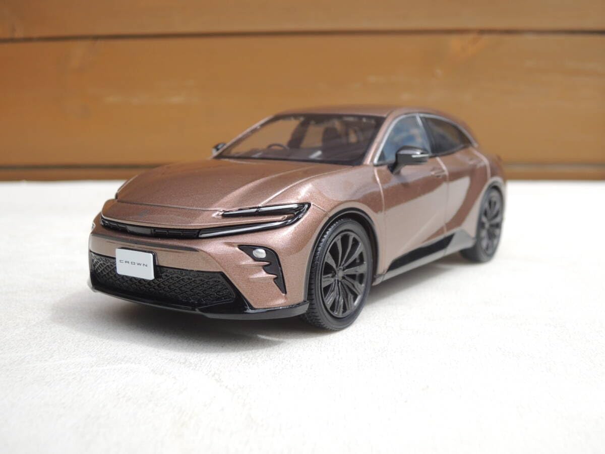 トヨタ クラウンエステート プレシャスブロンズCROWN ミニカー 新品