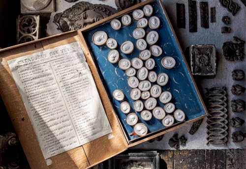 Extraordinary Collections: French Interiors - Flea Markets - Ateliers