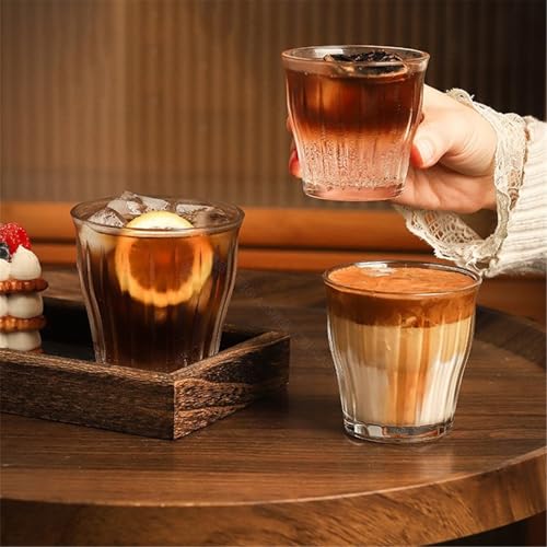 Copa de vidrio pequeña con rayas verticales para café y agua 6