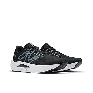 New Balance FuelCell Propel v5ブラック New Balance FuelCell Propel v5 Black: MFCPRLB5 - A Perfect