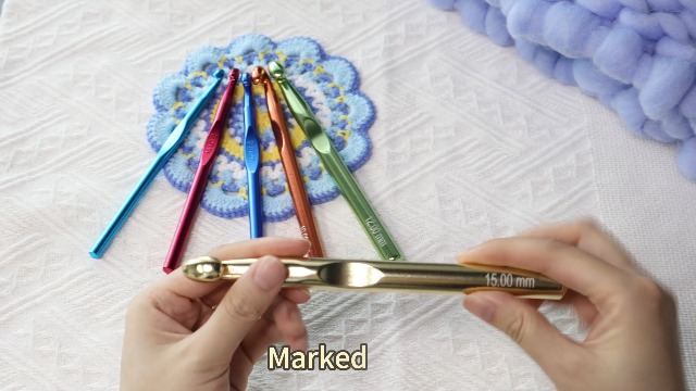 Mdoker Light Up Crochet Hooks Set - 17 Sizes 2.5-14mm With Stitch Counter & USB Charging