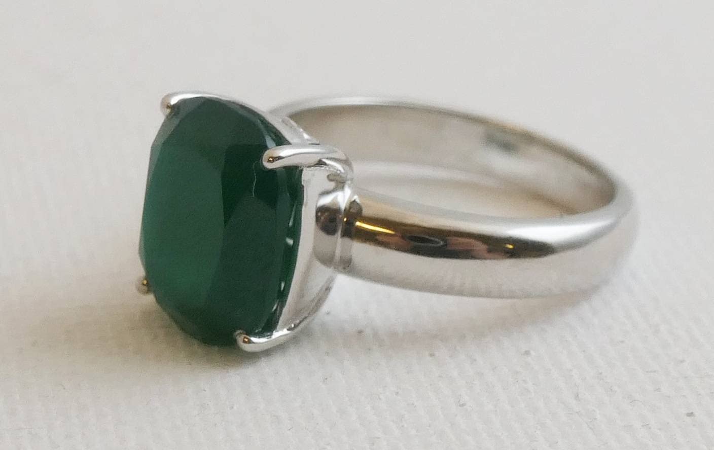 Anello in argento sterling con onice verde