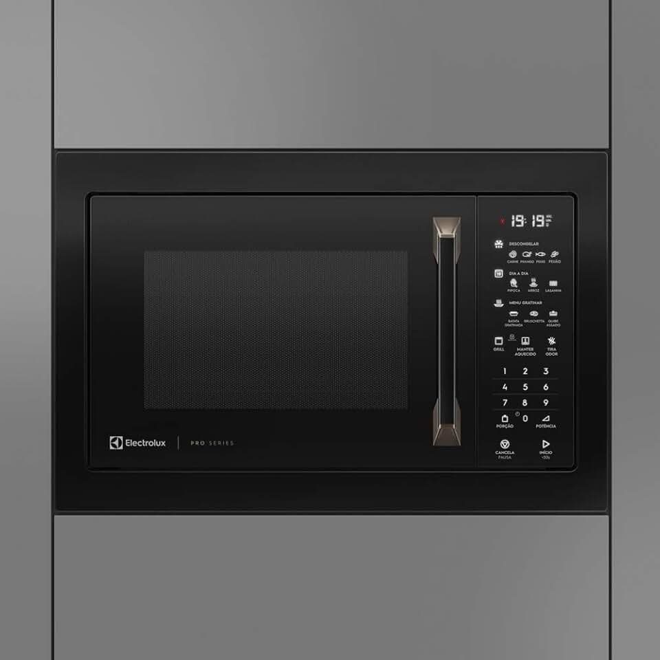 Micro-ondas de Embutir Electrolux Preto com Grill Pro Series 220v MV43T