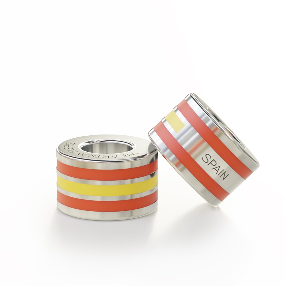 WearTravelers Charm Viaggi con Nome dello Stato e Colori delle Bandiere Nazionali - Compatibili con Tutte le Marche - Charm per Bracciali e Collane in Argento 925 Idea Regalo per chi Ama Viaggiare