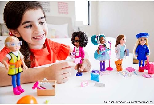 Miniatura 7 de Barbie Chelsea se puede jugar con la muñeca Brunette Chelsea Rockstar 6 pulgadas guitarra micrófono auriculares 2 boletos VIP anteojos en forma de