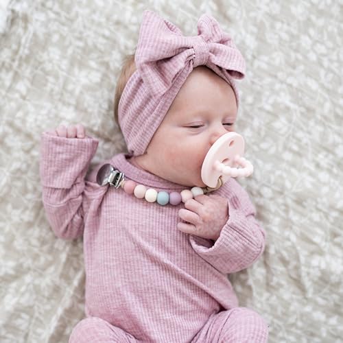 Ryan & Rose Pacifier Clip Georgia - Silicone Pacifier Clip Baby boy Baby Girl Binky paci Clip Baby Pacifier Holder binkie Clip Binky Clips Newborn Baby Care Baby Pacifier Clip (Blossom)