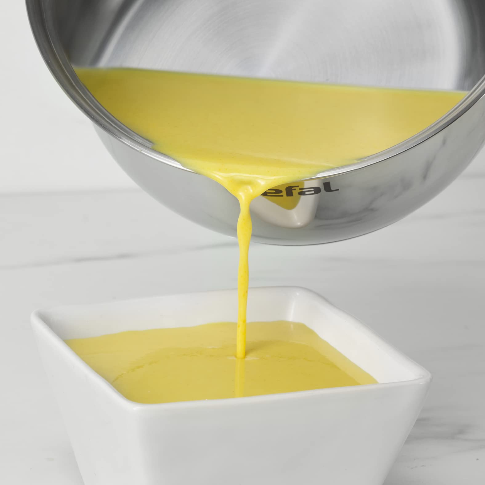 Tefal Intuition 4-teiliges Kochset, Stielkasserolle 16 cm, Kochtöpfe 16/20/24 cm, 5 Jahre Garantie, Premium Edelstahl 18/10, Maßteilung, Glasdeckel, Induktionsgeeignet, Kochen, Schmoren B864S734