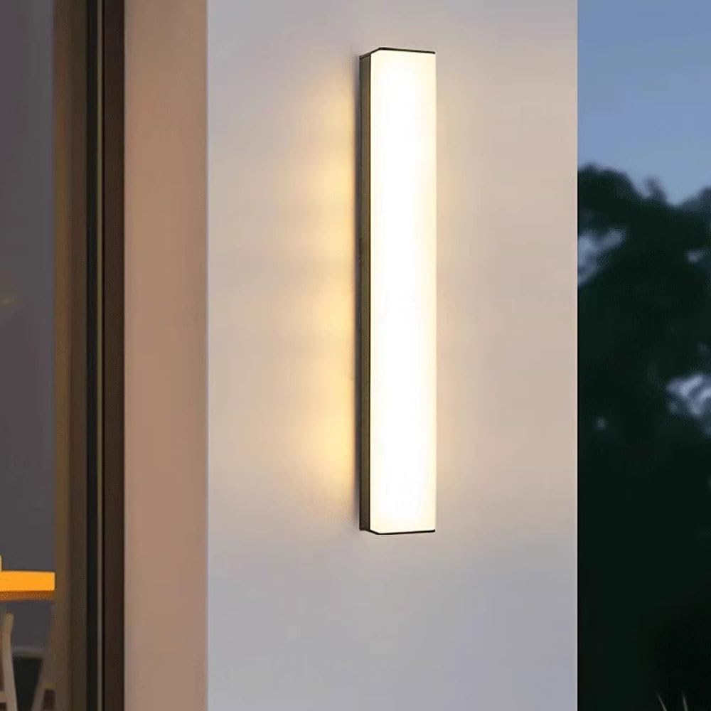 Lampes murales modernes mates de 100 cm pour une entrée de villa élégante