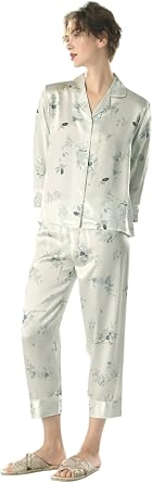 Le Silk Bouquet de Fleur Series Womens Silk Pajama Set in 100% Mulberry Silk Floral Patterns with Sleeves and Pants