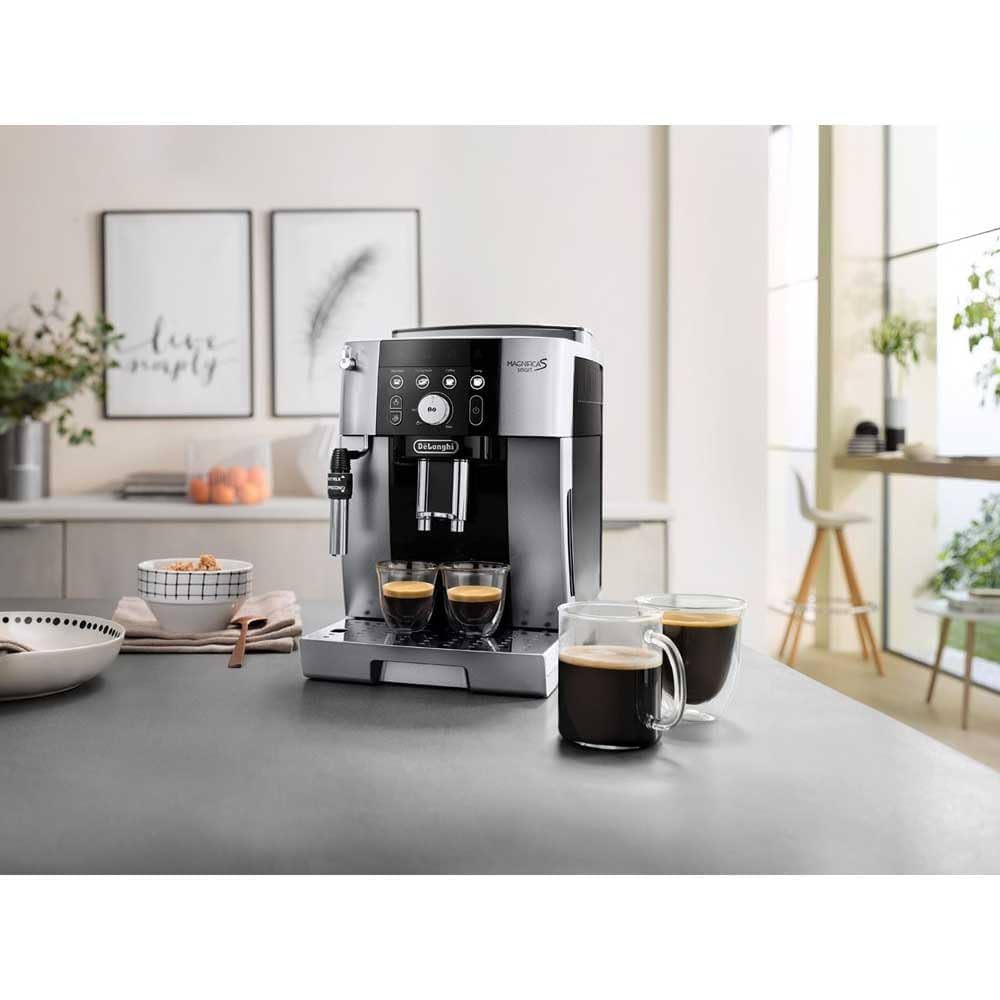 CAFETERA DELONGHI MAGNIFICA S SMART COMPLETAMENTE AUTOMÁTICA