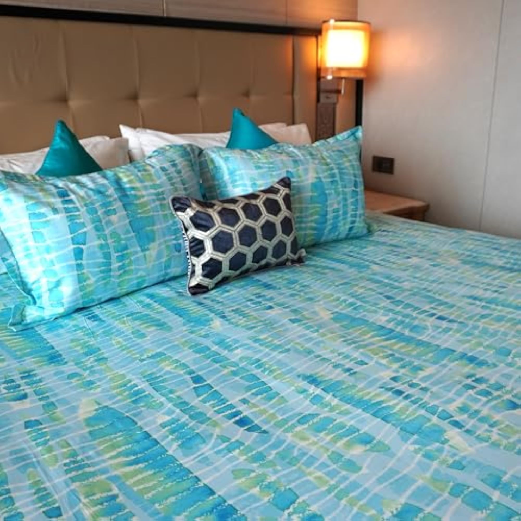 350 TC Cotton Double Bed Sheet with 2 Pillow Covers, King Size