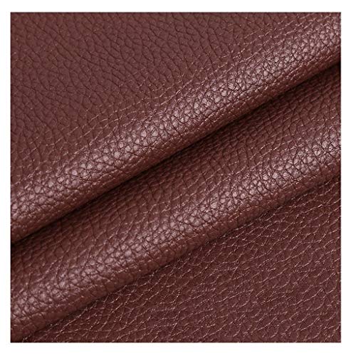 Tissu en simili cuir marron foncé pour réparer un canapé abîmé ou griffé