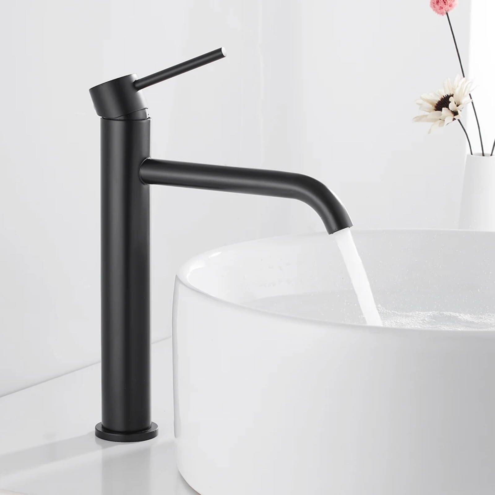 Robinet d'évier design inox eau chaude froide pour moderniser votre cuisine familiale