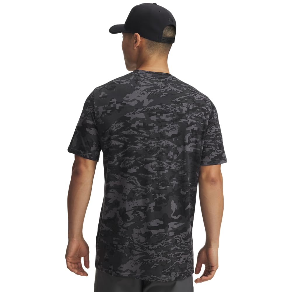 Under Armour T-Shirt ABC Camo | Superweicher Baumwolle-Polyester-Mix. Mit Camo-Muster, Rundhalsausschnitt und Logo auf der linken Brust.