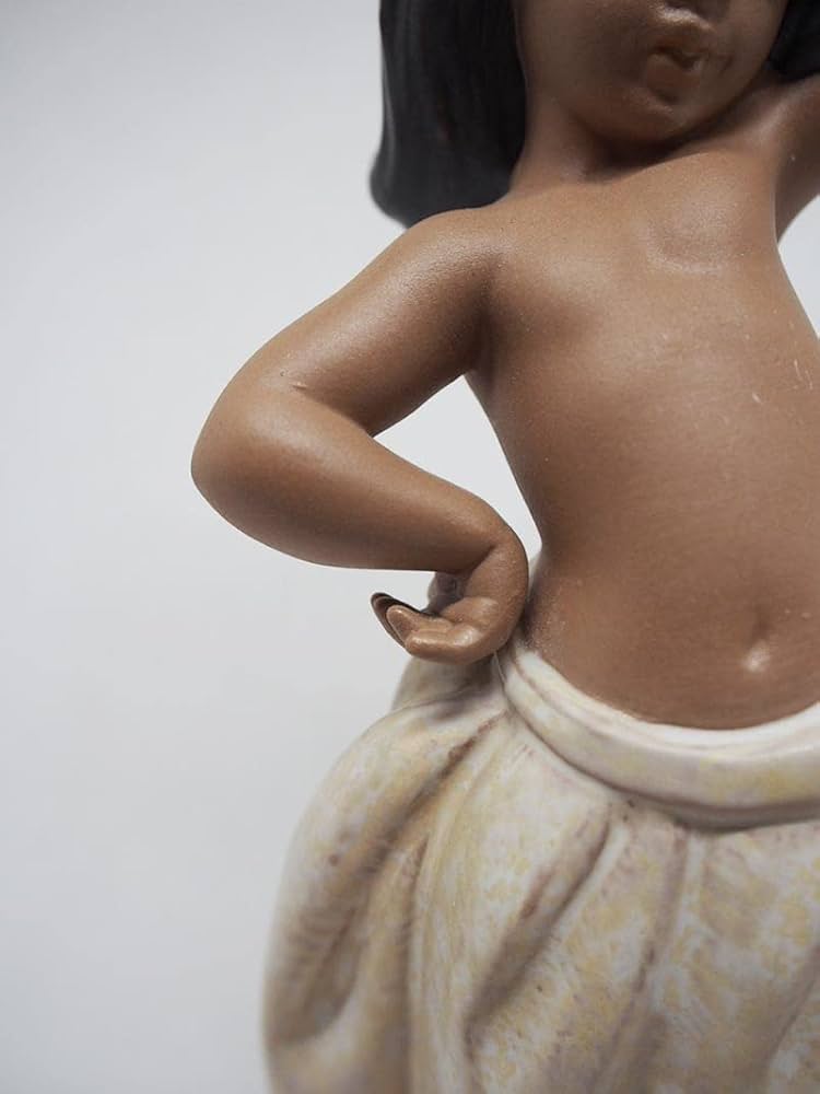 Liladro LLADRO Little Peasant Girl Spanish Ceramic Figurine