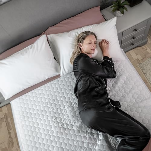Hygge SheetsÂ®ï¸ Organic Washable Incontinence Bed Pads with Tucks - 100% Waterproof Reusable Mattress Protector Underpads - Rayon derived from Bamboo - Full Size Bed