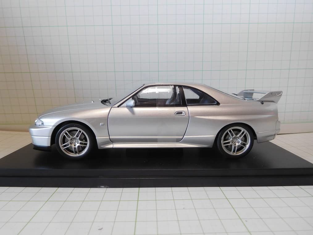 スカイライン R43 GT-R シルバー ミニカー Amazon | ◎WHITEBOX 1/24 スカイライン GT-R (R33) シルバー