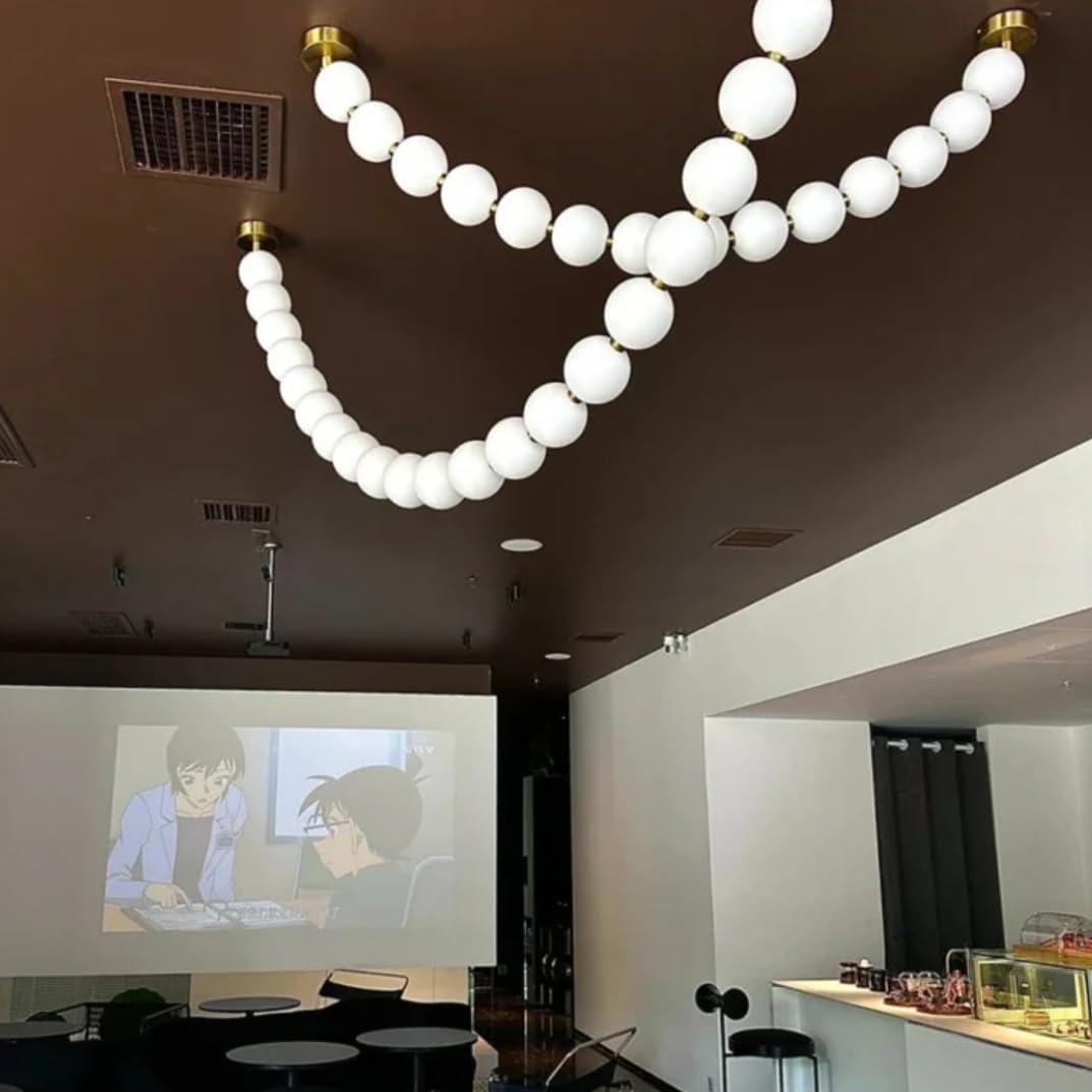 Żyrandol z naszyjnikiem z pereł – akrylowa lampa liniowa w kształcie kuli z oprawą sufitową w stylu mid-century gold do jadalni i przedpokoju