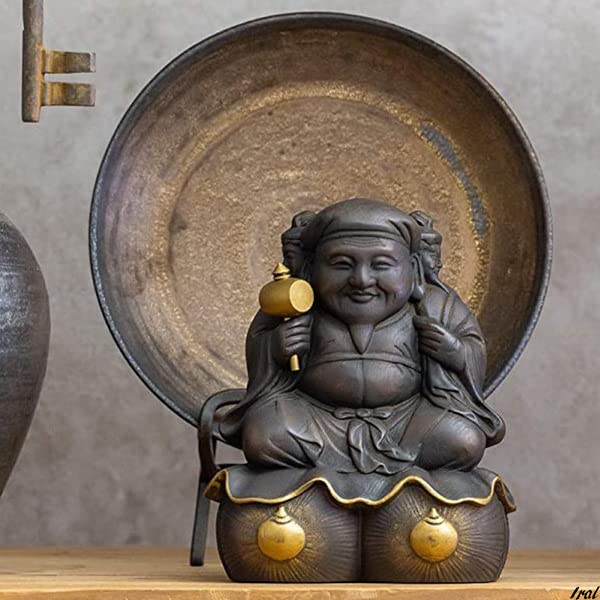 桧木材 一刀彫 秀吉の守護神 三面大黒天 楽天市場】檜彫り 豊臣秀吉の三面大黒天 - お札付き、鷲峰山高台