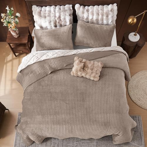 Couvre-lit en velours marron pour des nuits cocooning douillettes