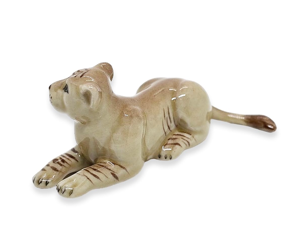 WitnyStore Petite figurine de lionne albinos allongée de 7,9 cm de long – Figurine miniature en céramique peinte à la main Tigre Lion Panthera Leo Chat sauvage Animaux sauvages Figurines décoratives