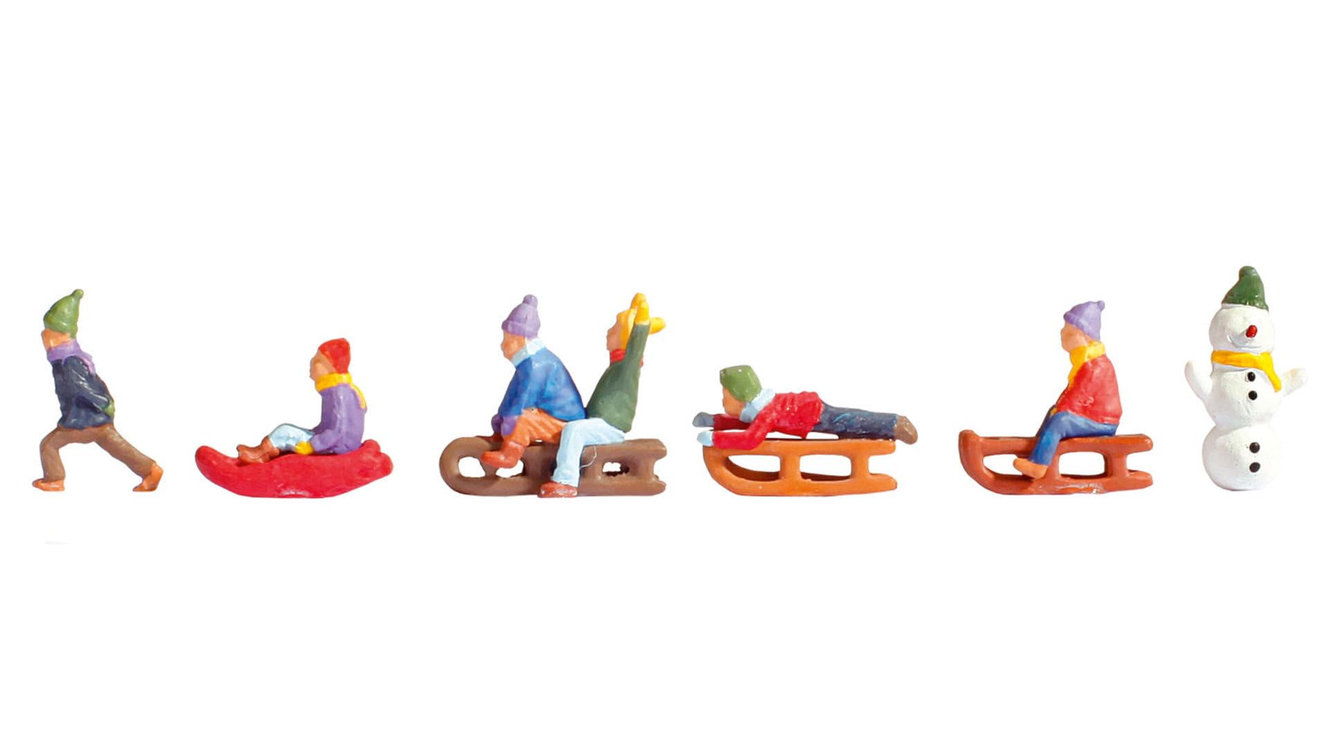 Noch 15819 Children in Snow Landscape Modelling