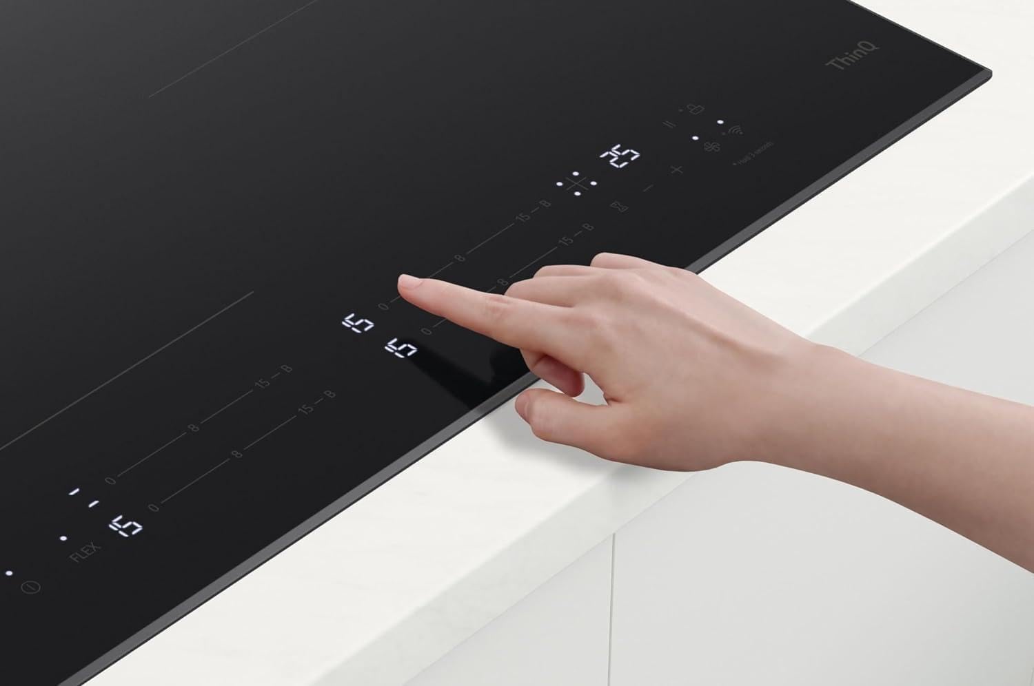 LG Płyta indukcyjna CBIZ2435B 60 cm, moc od 2,5 do 7,4 kW, 4 strefy całkowite, 1 strefa Flex, 15 poziomów mocy + doładowania, niezależne sterowanie dotykowe, Wi-Fi, szkło ceramiczne SCHOTT, kolor