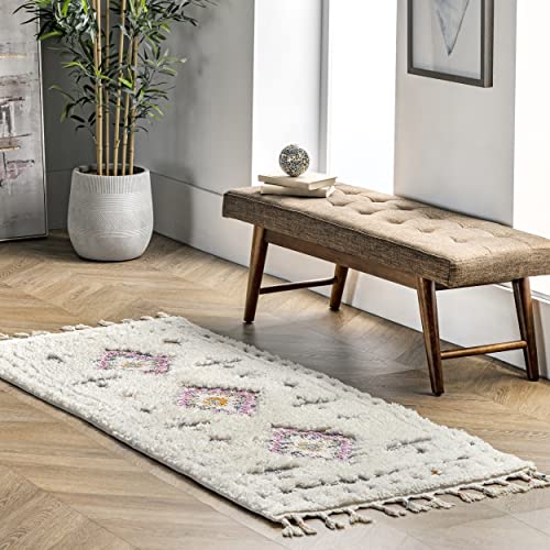 nuLOOM Jocelyn Tribal Shag Tasseled Runner Rug, 2' 6