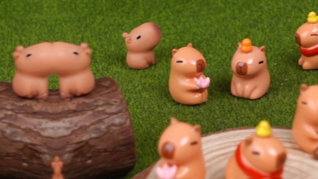 Amazon.com: Foilswirl 56 Pcs Miniature Capybara Figurine Mini