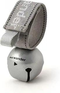 and wander[アンドワンダー] bear bell l.gray