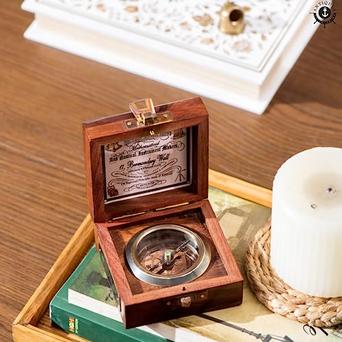 Brújula vintage en caja de madera artesanal miniatura 5