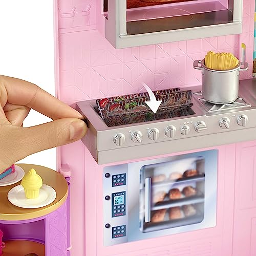 Barbie-Coffret-Le-Restaurant-de-avec-Une-poupee-Mannequin-Plus-de-30-Accessoires-et-6-Zones-de-Jeux-Jouet-Enfant-Des-3-Ans-HGP59 Barbie Coffret Le Restaurant de avec Une poupée Mannequin, Plus de 30 Accessoires et 6 Zones de Jeux Jouet Enfant, Dès 3 Ans, HGP59 – Image 5