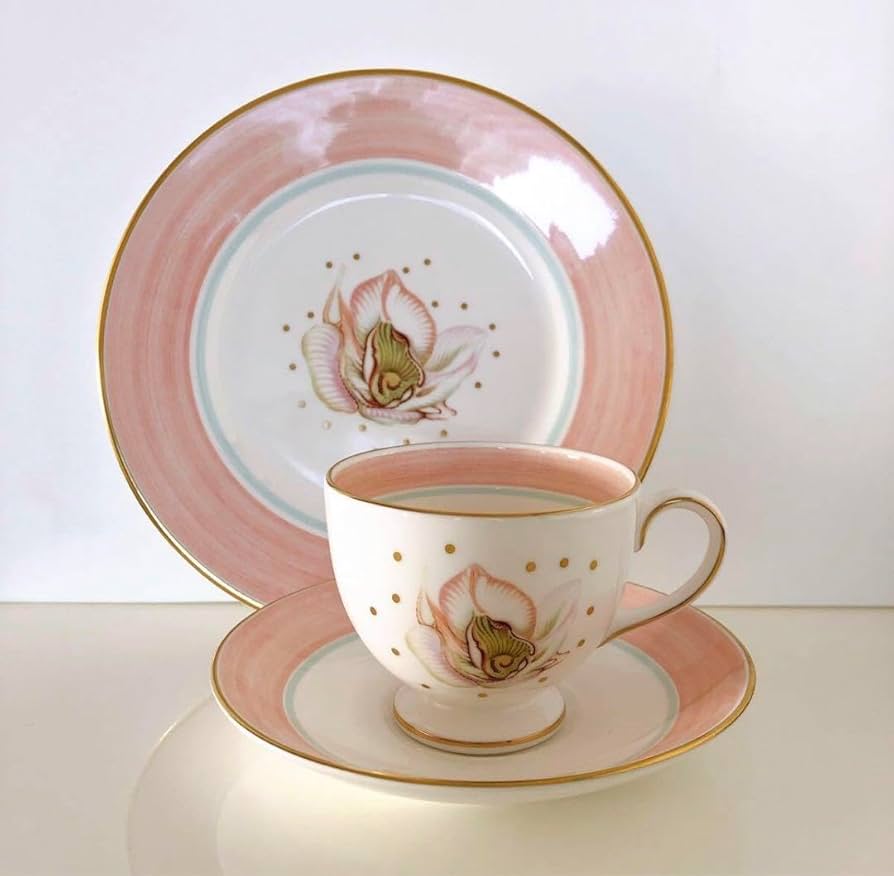 ウェッジウッド　スージークーパー  マグノリア　新品未使用　トリオ WEDGWOOD - ウェッジウッド スージークーパー マグノリア 新品未