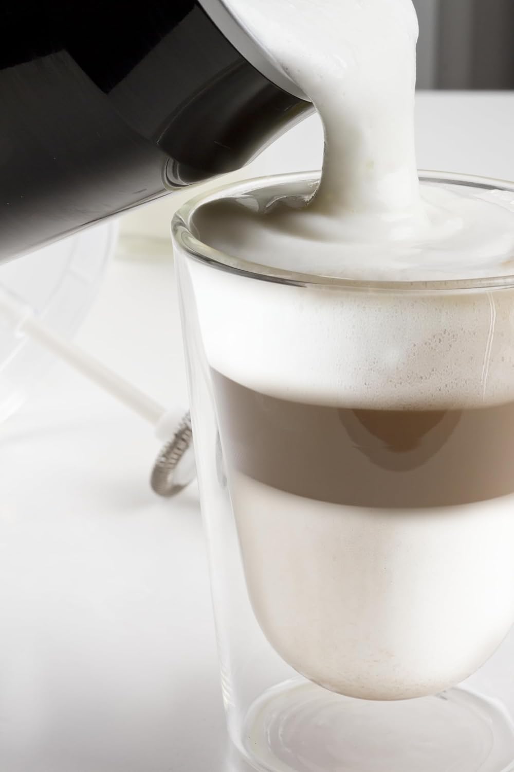 Philips Senseo Espumador de Leche Eléctrico, 2 Capuchinos, Negro | Espuma caliente o fría – 2 capuchinos, batidor magnético, base giratoria 360°, antiadherente (CA6500/60)