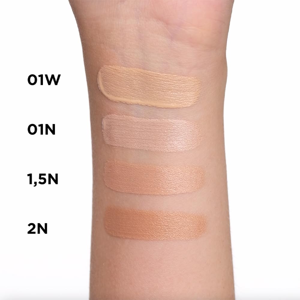 Eveline Cosmetics x Mirta Miler: Everyday Make-up Set Zestaw do makijażu (Lip Oil 04 Red, Glow Booster 01N Univeral Light)