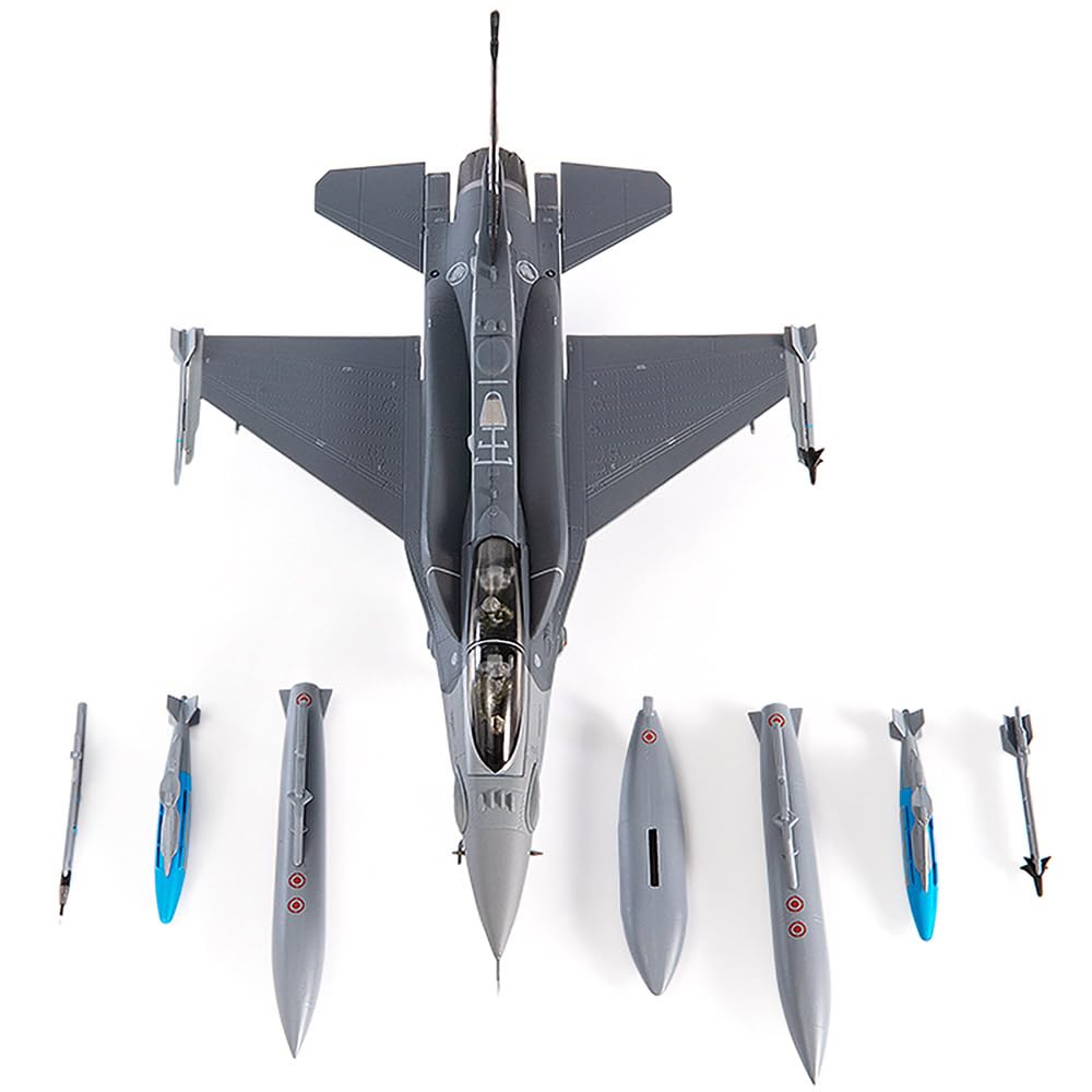 Amazon.com: JC Wings | 1:72 Scale Model Military Aircrafts | F-16D