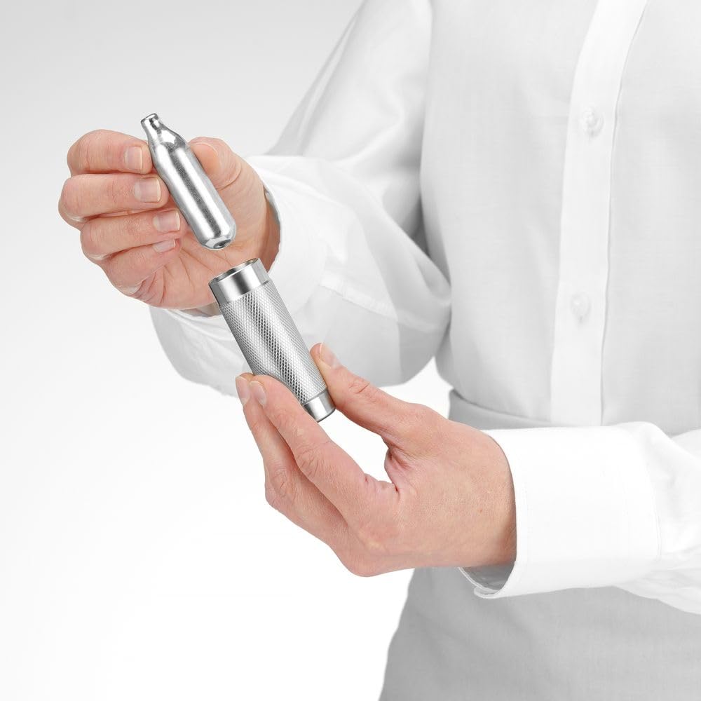 HENDI Siphon à chantilly, avec 3 douilles en acier inoxydable et 1 brosse de nettoyage, pour mousses, desserts et sauces, siphon à crème, 500ml, ø85x(H)235mm, acier inoxydable