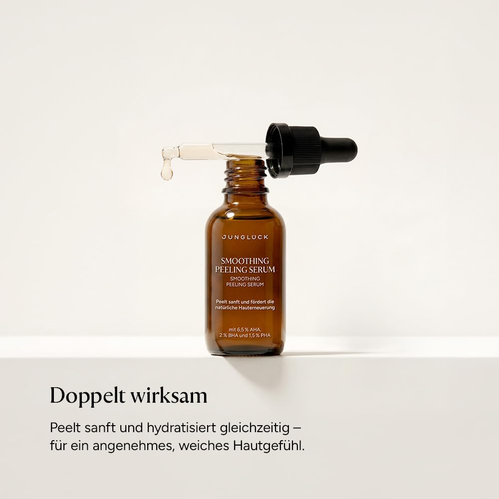 JUNGLÜCK Smoothing Peeling Serum – AHA 6,5%, BHA 2% & PHA 1,5% Gesichtspeeling mit 3-fach Säure-Komplex, für verfeinerte Poren & glatte, strahlende Haut, gegen Mitesser & Unreinheiten, 30ml