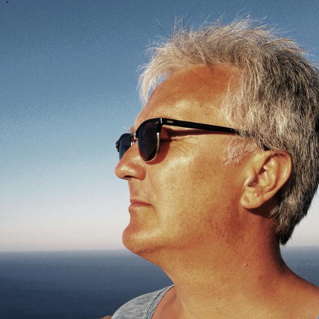 Amazon.de Thomas Fuchs books, biography, latest update