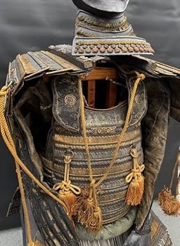 Amazon | § 時代甲冑 旧家蔵出し 等身大 一式 鉄地胴 戦国武将 武具 兜