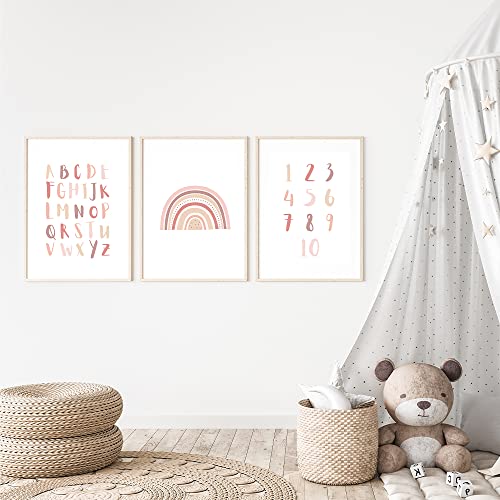 MeinBaby123® Obrazy do pokoju dziecięcego, zestaw 3 plakatów A4, alfabet, ABC, plakaty edukacyjne, liczby, tęcza, dekoracja do pokoju dziecięcego, dla dziewczynki, do pokoju dziecięcego, plakat ścienny premium (ABC, tęcza, liczby - różowe)