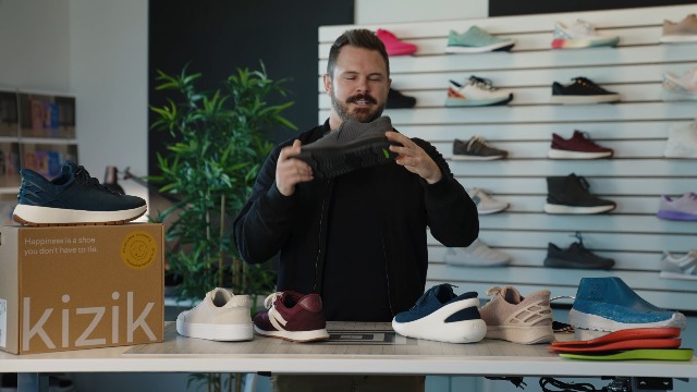 Amazon.com | On Sneakers: Irvine - Low-Profile, Stretch  display picture 3