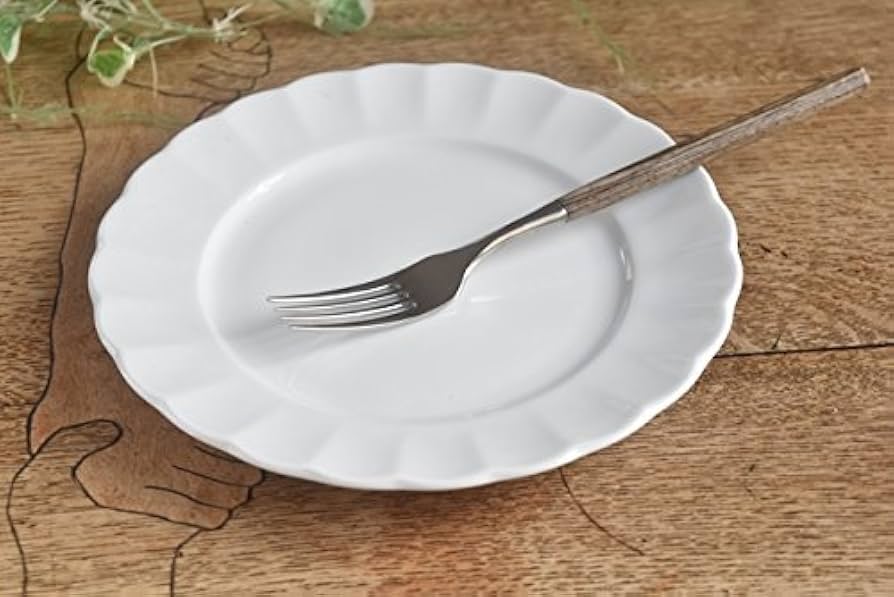 渦巻き模様の白い陶器皿 3枚セット 渦巻き模様の白い陶器皿 3枚セット