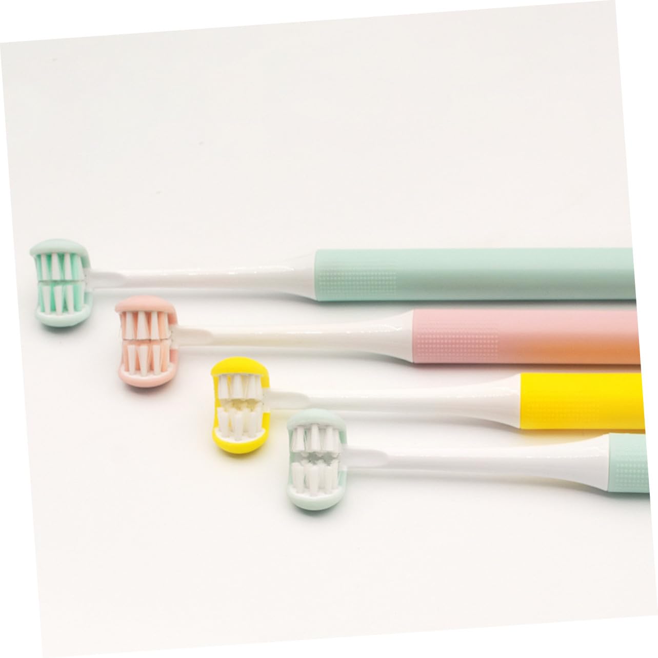 VICASKY Spazzolino da Denti Comodo da Impugnare a 3 Lati per Adulti Setole Morbide Design Avvolgente in Pp per Cura Orale a Casa