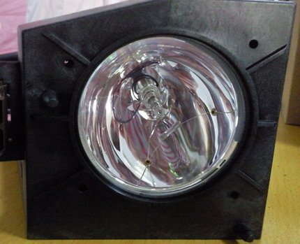 Lampedia Replacement Lamp for TOSHIBA 46HM15 / 46HM95 / 46HMX85 / 52HM195 / 52HM95 / 52HMX85 / 52HMX95 / 56HM195 / 56MX195 / 62CM9UA / 62CM9UE / 62CM9UR / 62HM15A / 62HM195 / 62HM85 / 62HM95 / 62HMX85 / 62HMX95 / 62MX195 / 72CM9UA / 72CM9UE