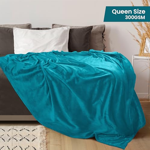 Image of Utopia Bedding Fleece Blanket Queen Size Turquoise 300GSM Luxury Anti-Static Fuzzy Soft Microfiber Bed Blanket (90x90 Inch)