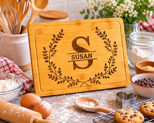 Tabla de Cortar de Bambú con Monograma Personalizado y Borde de Hiedra, Estilo S6, 11" x 13.75", Tabla de Cocina Personalizada para Aniversario, Bienvenida al Hogar, Cumpleaños y Bodas miniatura 5