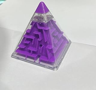 متاهة دوارة بشكل هرم بلون ارجواني، طفل